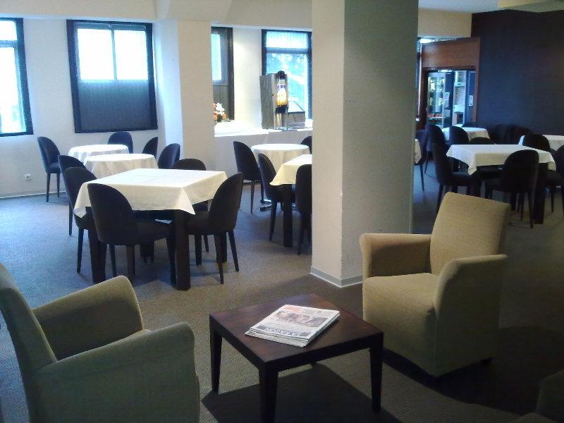 环球酒店 圣地亚哥－德孔波斯特拉 餐厅 照片